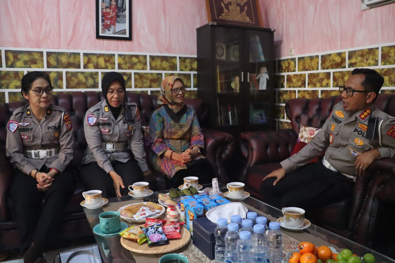 Sambut HUT Lalu Lintas ke-70, Ditlantas Polda Kalteng Laksanakan Anjangsana ke Purnawirawan dan Warakawuri