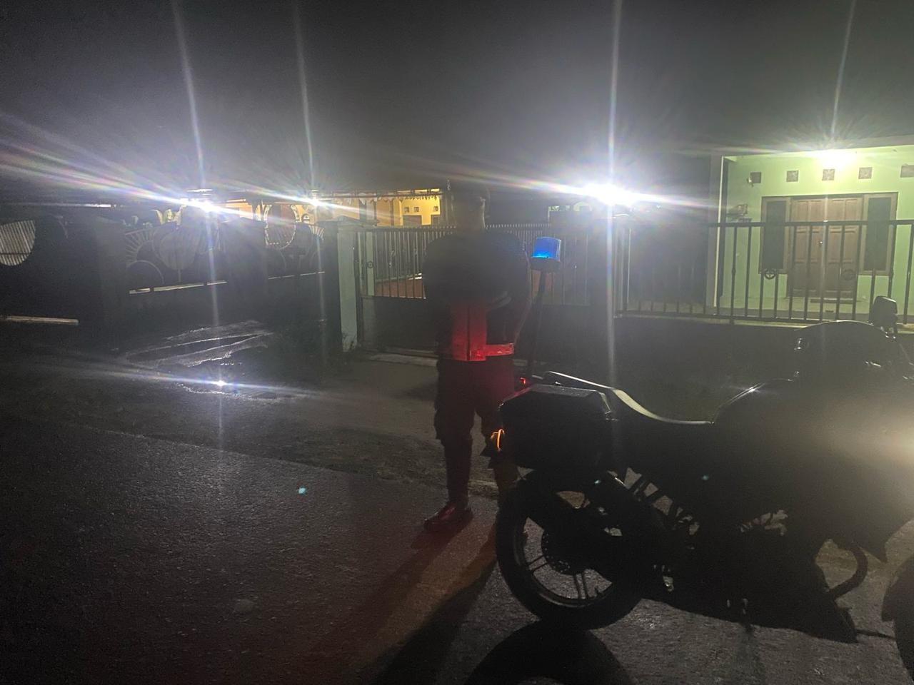Anggota Satsamapta Polresta Palangka Raya Patroli Sambang Area Komplek Pemukiman