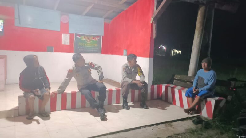 Di Pos Kamling Kalampangan, Polsek Sabangau Edukasikan Layanan Nomor 110 kepada Warga