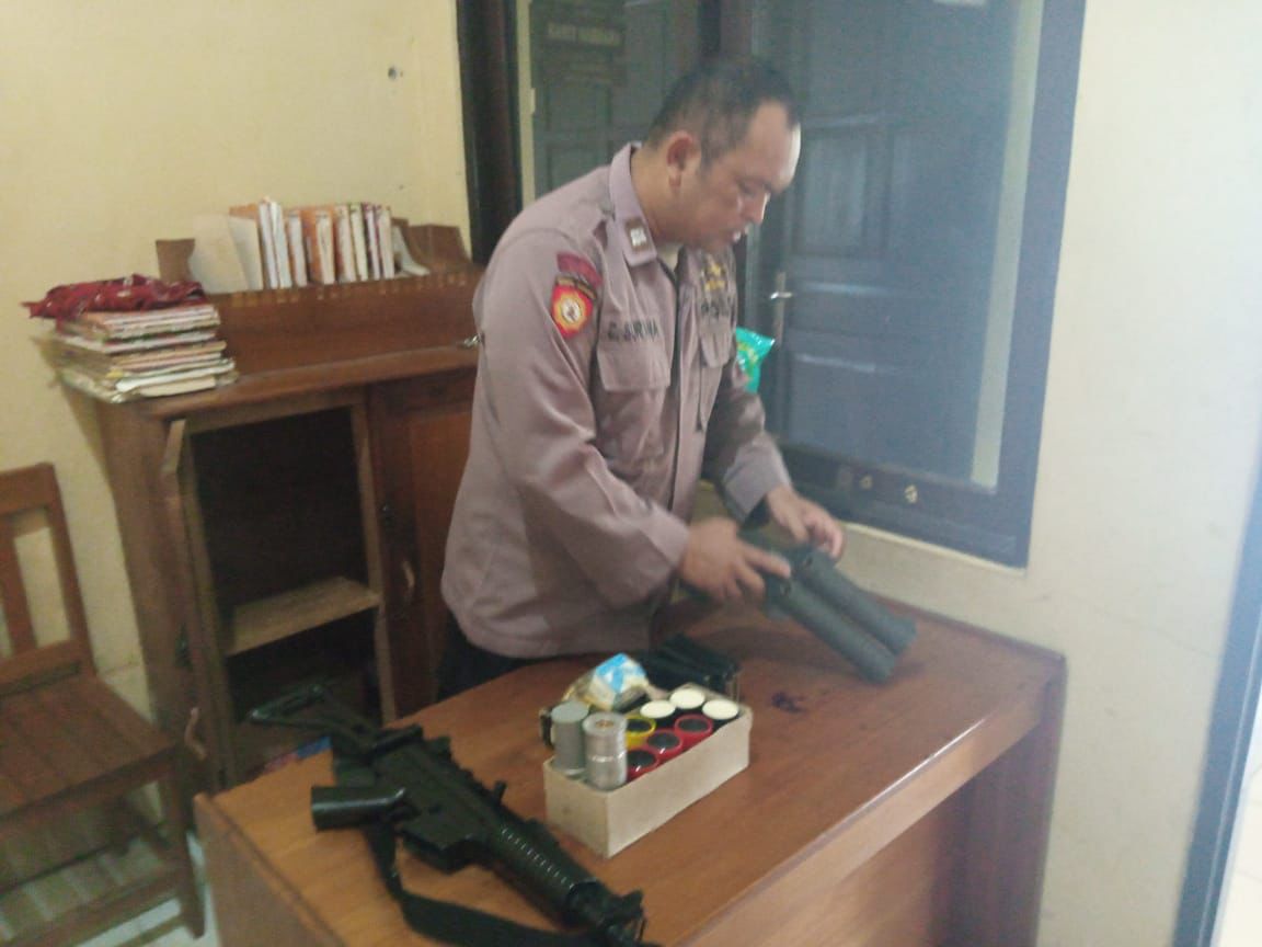 Pastikan Kesiapan, SPKT Polsek Sabangau Laksanakan Pengecekan Inventaris Dinas