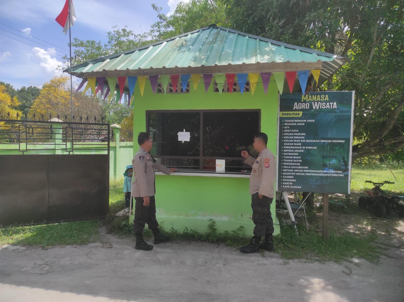 Anggota Polsek Bukit Batu Patroli dan Datangi Objek Wisata Manasa Agro