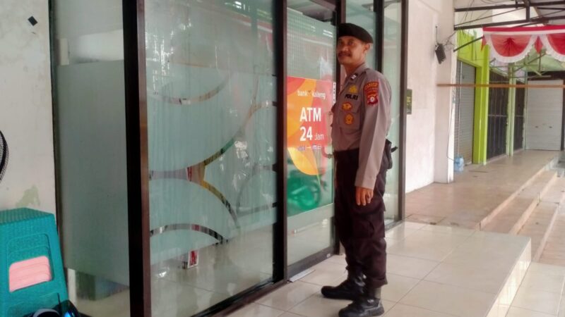 Anggota Satpamobvit Polresta Palangka Raya Perkuat Keamanan di Area Perbankan