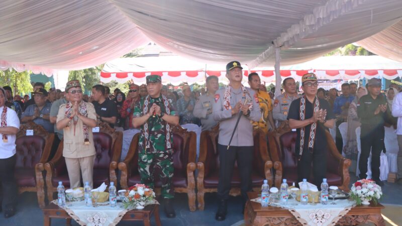 Kapolda Kalteng Dampingi Gubernur Kalteng Kunjungi SMAN 1 Sampit, Berikan Motivasi dan Dukungan kepada Siswa