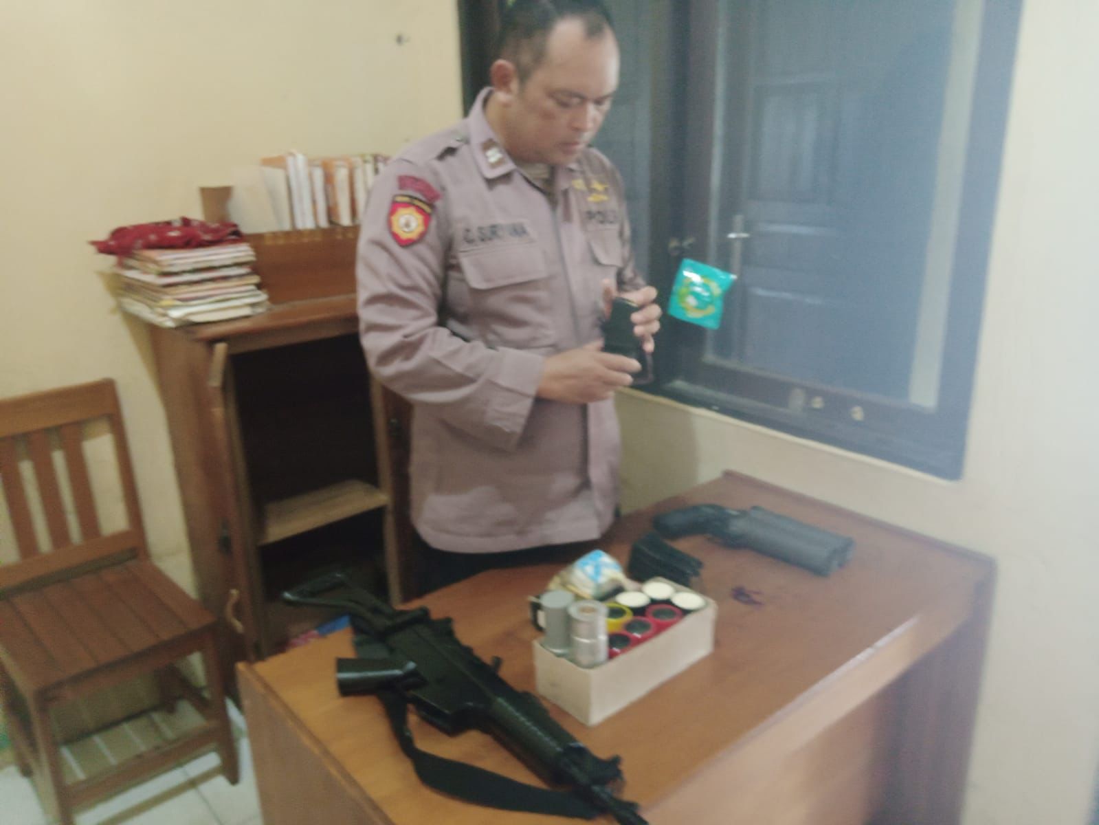 Jaga Keamanan Mako, Piket SPKT Polsek Sabangau Lakukan Pengecekan Inventaris