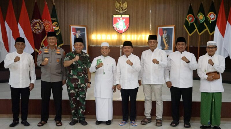 Ribuan Masyarakat Penuhi Lapangan Kodam XXII/Tambun Bungai