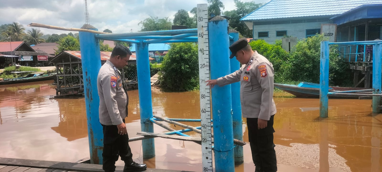 Polsek Bukit Batu Pantau Debit Air Sungai Rungan, Warga Diimbau Waspada Banjir
