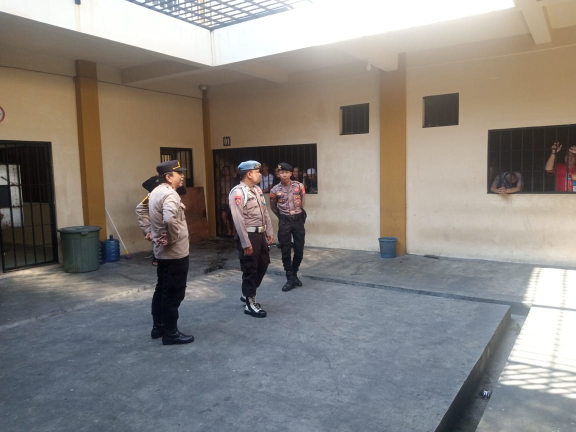 Sattahti Polresta Palangka Raya Lakukan Kontrol Rutin, Pastikan Kondisi Tahanan dalam Keadaan Baik