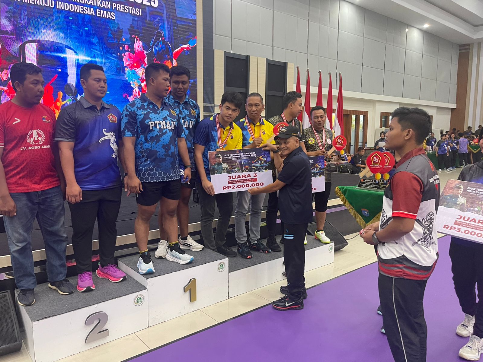 Prestasi Membanggakan, Tim Tenis Meja Polda Kalteng Berhasil Sabet Juara 3 pada Turnamen Piala Panglima TNI Cup 2025 di Pontianak