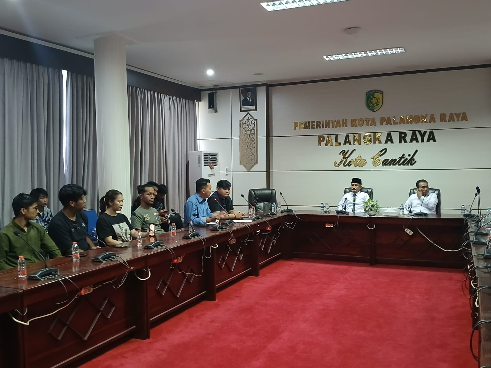 Polresta Palangka Raya Amankan Jalannya Audiensi Forum Evaluasi Kinerja dengan Wali Kota