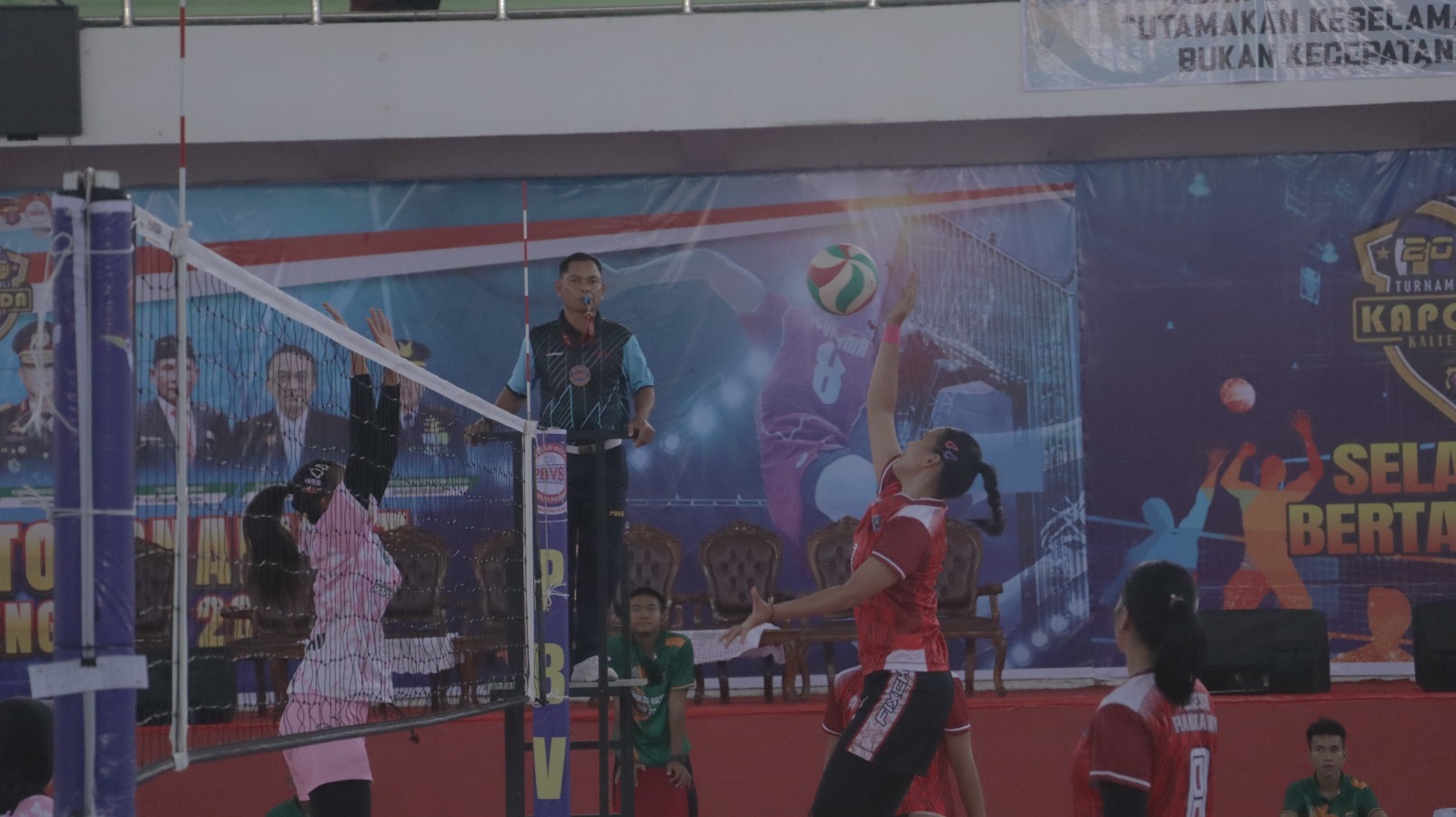 Ajang Kapolda Kalteng Cup 2025, Tim Putri Polresta Palangka Raya Tumbangkan Tim Putri Polres Lamandau