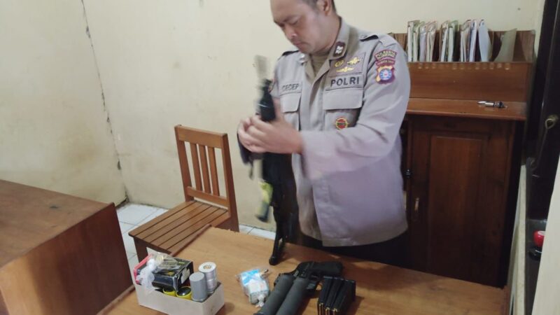 Pastikan Kesiapan Operasionalnya, Polsek Sabangau Lakukan Cek Rutin Alat Dinas