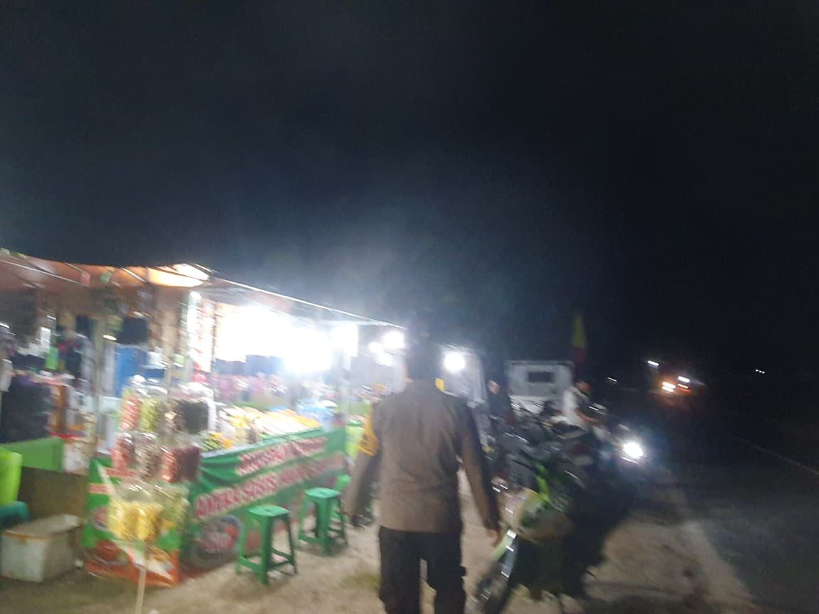 Pastikan Stok Sembako Aman, Piket Polsek Rakumpit Sambangi Pasar Rakyat