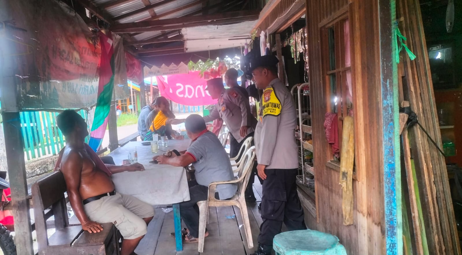 Polsek Bukit Batu Laksanakan Patroli Sambang di Pelabuhan Tangkiling