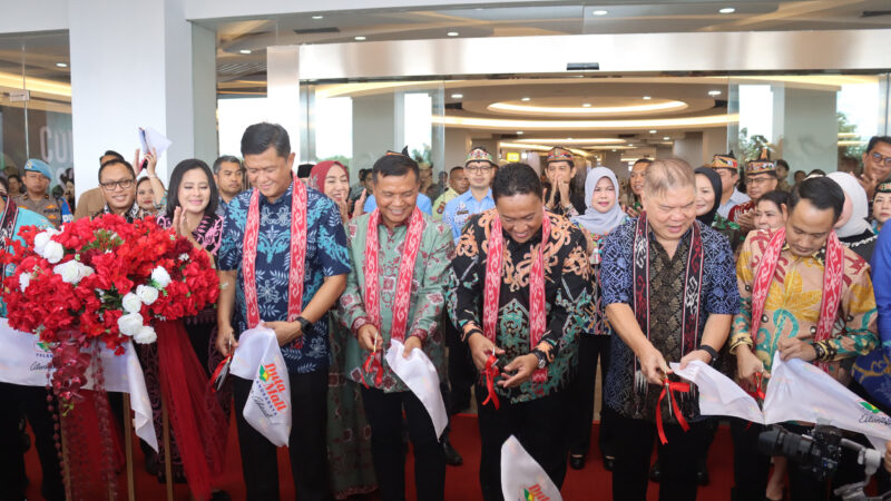 Dukung Kemajuan Daerah, Kapolda Kalteng Hadiri Peresmian Duta Mall Palangka Raya