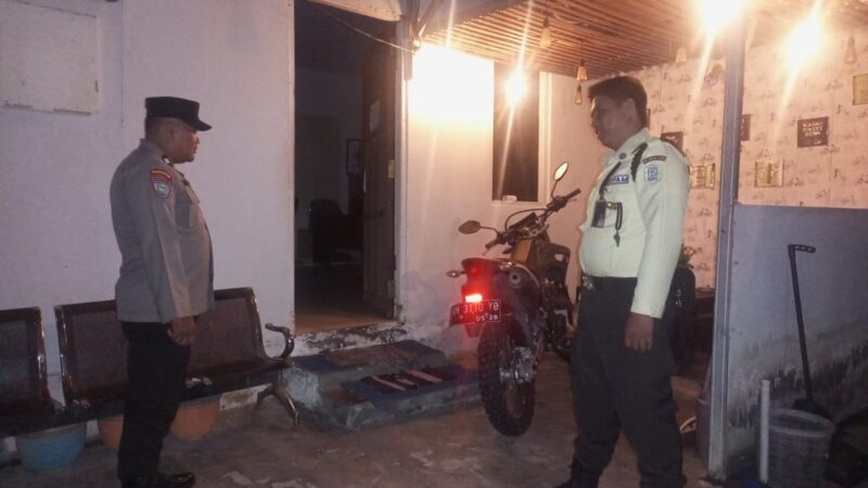 Jaga Keamanan Objek Vital, Polsek Bukit Batu Lakukan Patroli ke Kantor Bank saat Dini Hari