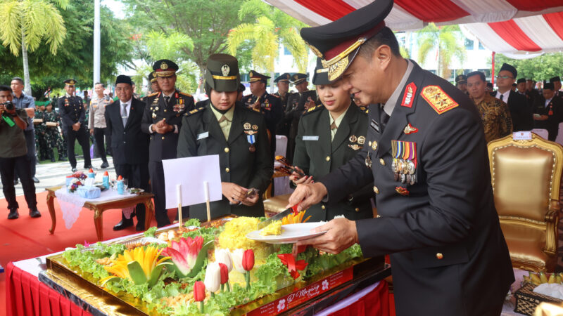 Perkuat Sinergitas, Kapolda Kalteng Hadiri Upacara Parade HUT TNI ke-80 di Kantor Gubernur