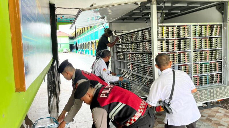 Pastikan Aman, Ditsamapta Polda Kalteng Laksanakan Pengawalan MBG