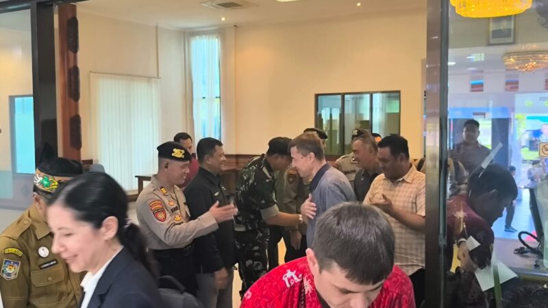 Satpamobvit Polresta Palangka Raya Jaga Keamanan Keberangkatan Rombongan Dubes Rusia
