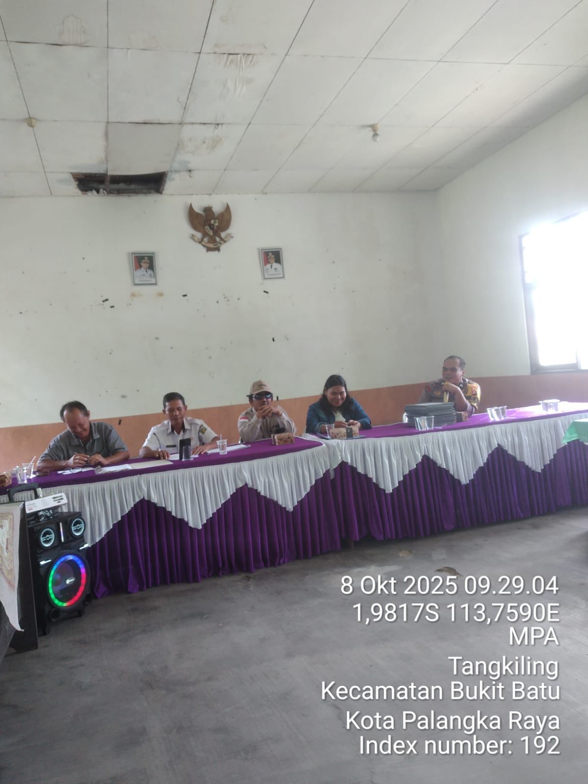 Bhabinkamtibmas Tangkiling Hadiri Rapat Percepatan Kegiatan Koperasi Merah Putih