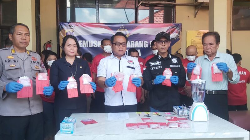 Polres Kotim Musnahkan Sabu  159,69 Gram dari 20 Orang Tersangka