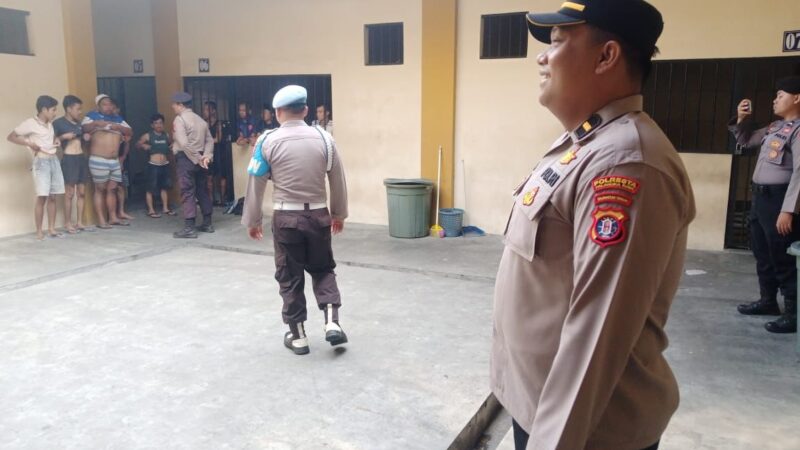 Setelah Serah Terima, Pamapta I SPKT Polresta Palangka Raya Cek Tahanan di Rutan