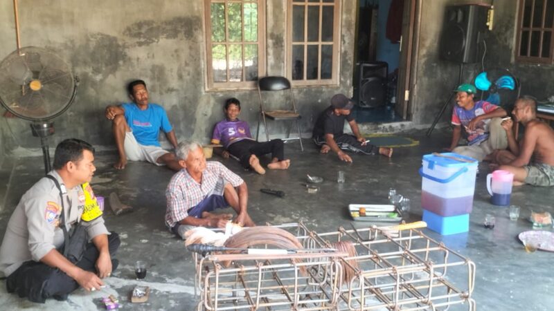 Jalin Kedekatan bersama Masyarakatnya, Polsek Bukit Batu Sambangi Warung