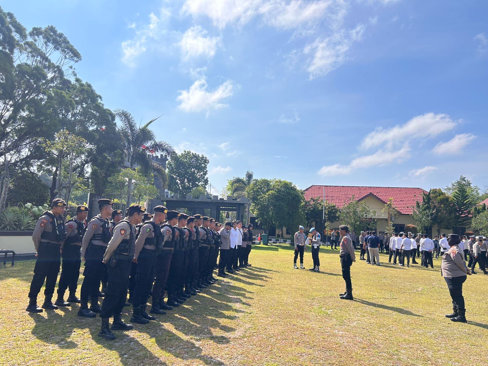 Personel Polresta Palangka Raya Apel Kesiapan Sispamako di Mapolda Kalteng