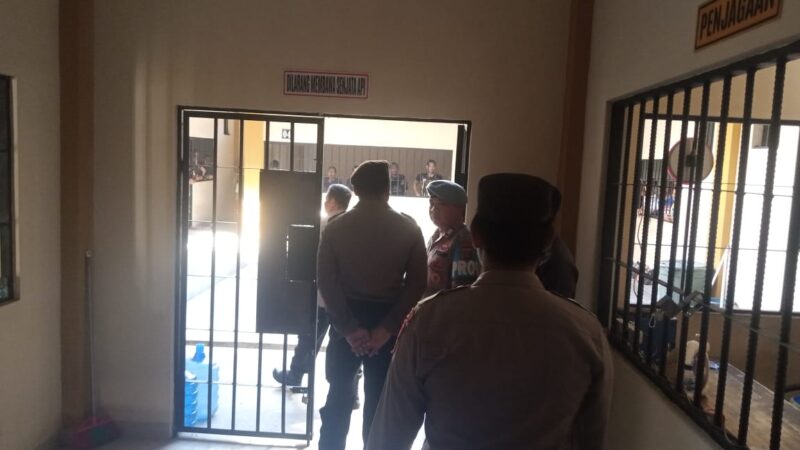 Bersama Piket Fungsi, Wapawas Periksa Tahanan di Rutan Mapolresta Palangka Raya