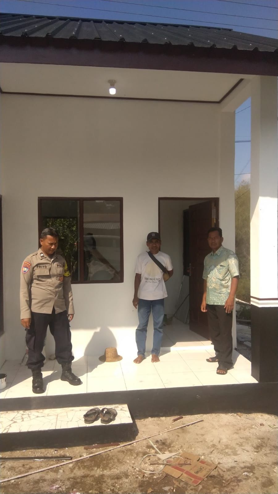Bhabinkamtibmas Marang Bersinergi dengan Lurah Tinjau Pembangunan Fasilitas Kesehatan