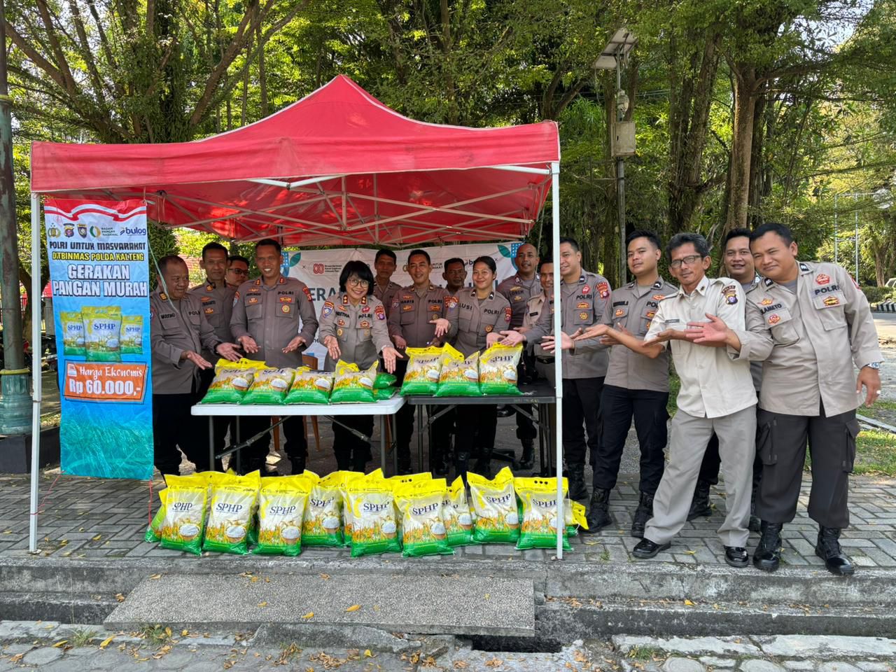 Pengabdian Tanpa Henti Untuk Negeri, Bazar Murah GPM Ditbinmas Polda Kalteng Salurkan 44 Sak Beras SPHP 5 Kg ke Masyarakat