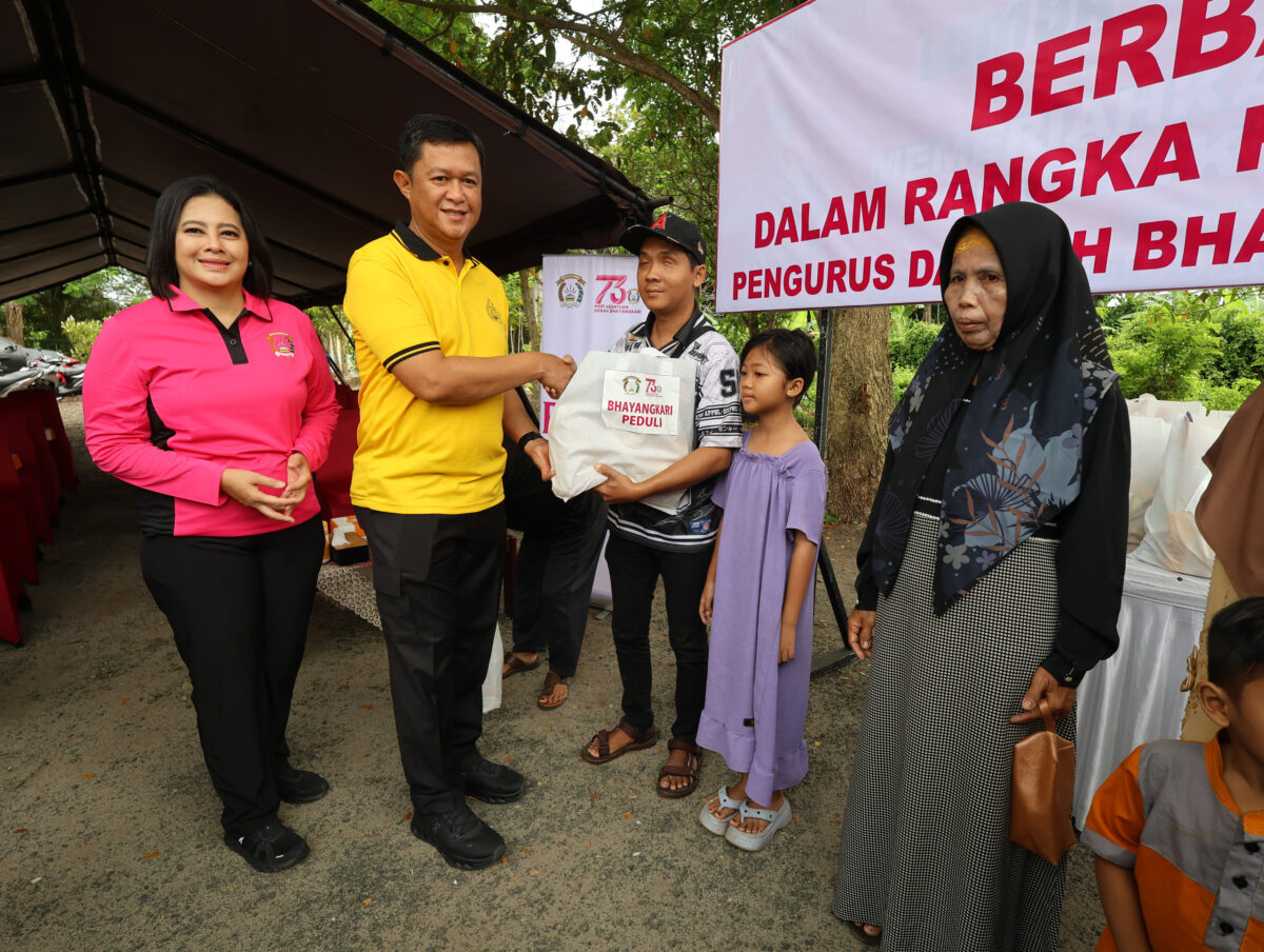 Sambut HKGB ke-73, Kapolda Kalteng dan Ketua Bhayangkari Gelar Bakti Sosial di TK Kasih Kurnia Palangka Raya