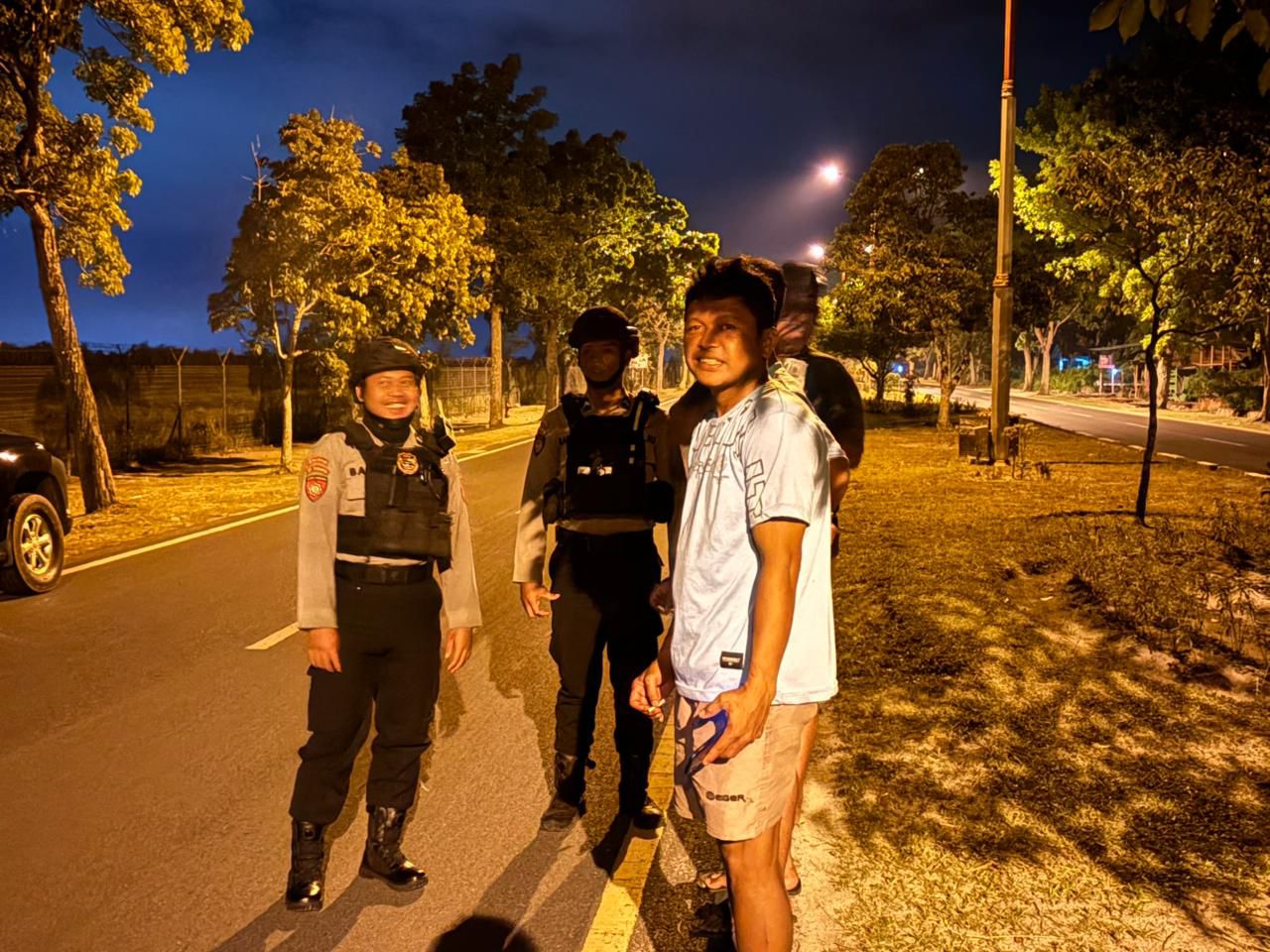 Ditsamapta Polda Kalteng Hadir di Malam Hari, Jaga Keamanan dan Ketertiban Masyarakat