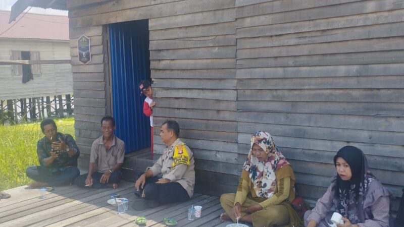 Dekatkan Diri bagi Warga, Bhabinkamtibmas Bereng Bengkel Gelar DDS dan Imbau Aktifkan Pos Kamling