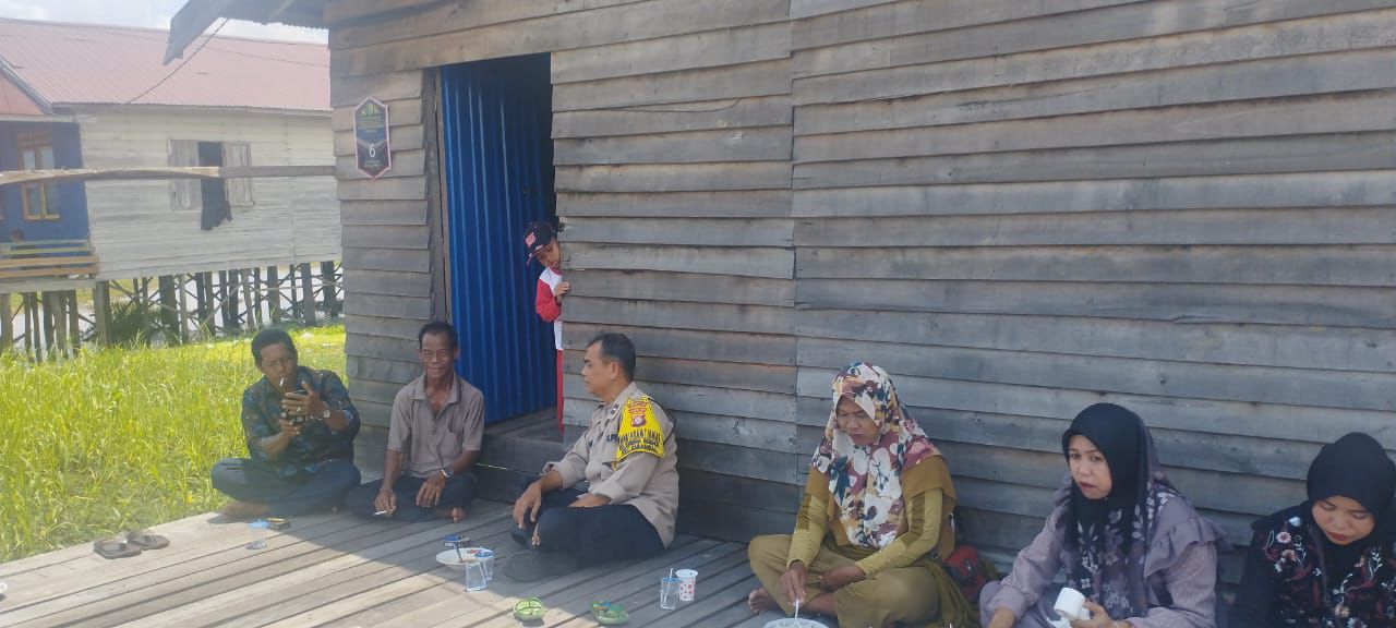 Dekatkan Diri bagi Warga, Bhabinkamtibmas Bereng Bengkel Gelar DDS dan Imbau Aktifkan Pos Kamling