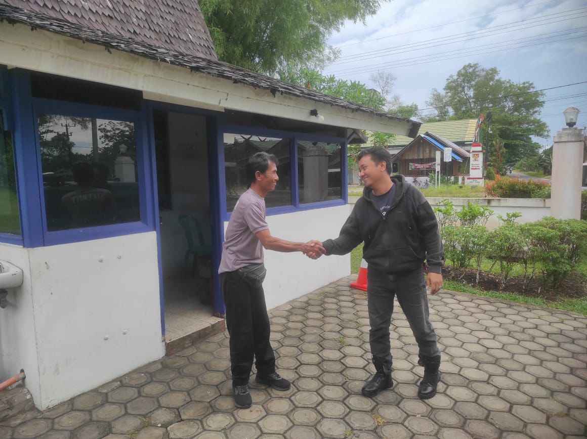 Datangi Pos Jaga Rungan Sari Subud, Polsek Bukit Batu Sampaikan Nomor Layanan 110