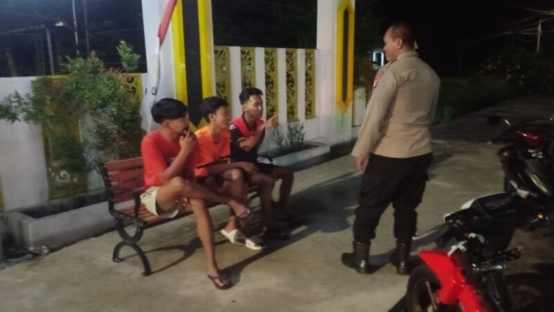 Minimalisir Pergaulan Bebas, Polsek Sabangau Sambangi Tongkrongan Sejumlah Remaja