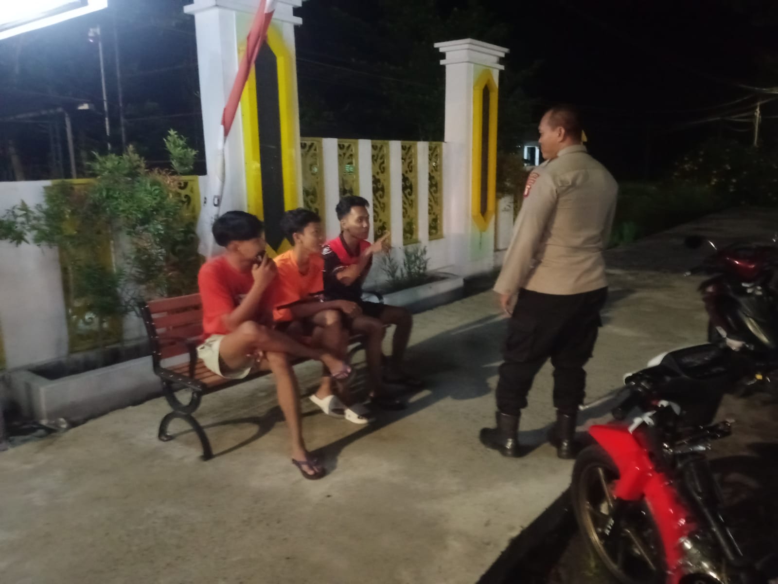 Minimalisir Pergaulan Bebas, Polsek Sabangau Sambangi Tongkrongan Sejumlah Remaja