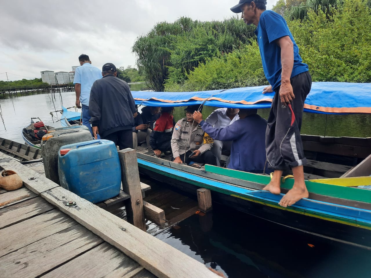 Bhabinkamtibmas Polsek Sabangau Dampingi Tim Survey Persiapan Dapur MBG di Danau Tundai