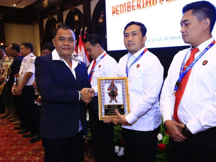 Prestasi Cermelang, Ditreskrimsus Polda Kalteng Terima Penghargaan Kabareskrim Polri dalam Rakor Penyidik Polri dan PPNS