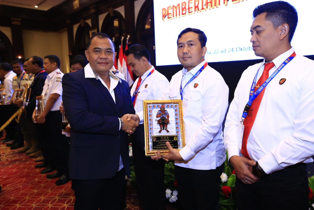 Prestasi Cermelang, Ditreskrimsus Polda Kalteng Terima Penghargaan Kabareskrim Polri dalam Rakor Penyidik Polri dan PPNS
