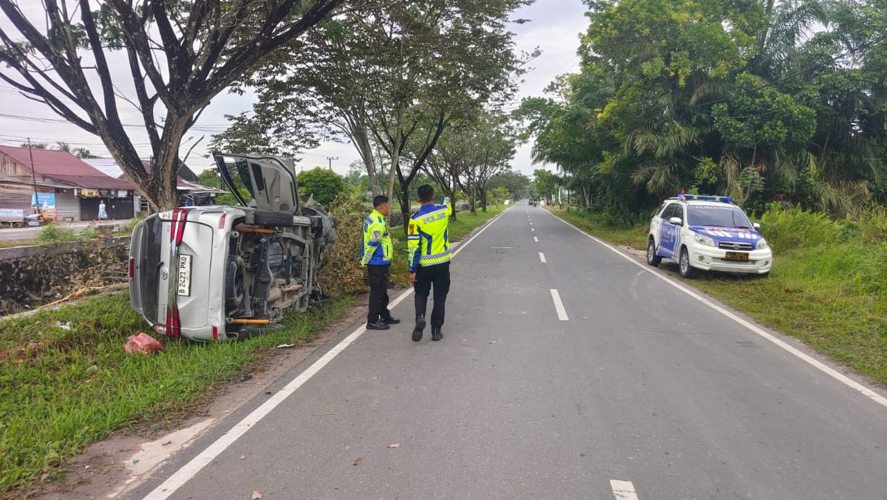 Kesigapan Unit Turjawali Satlantas Polresta Palangka Raya Tangani Kecelakaan di Jalan Ir. Soekarno