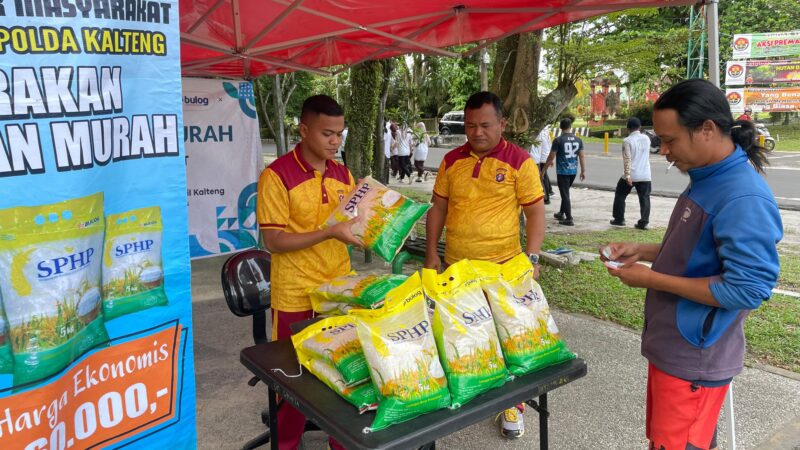Program Gerakan Pangan Murah, 37 Sak Beras SPHP Disalurkan Ditbinmas Polda Kalteng ke Masyarakat