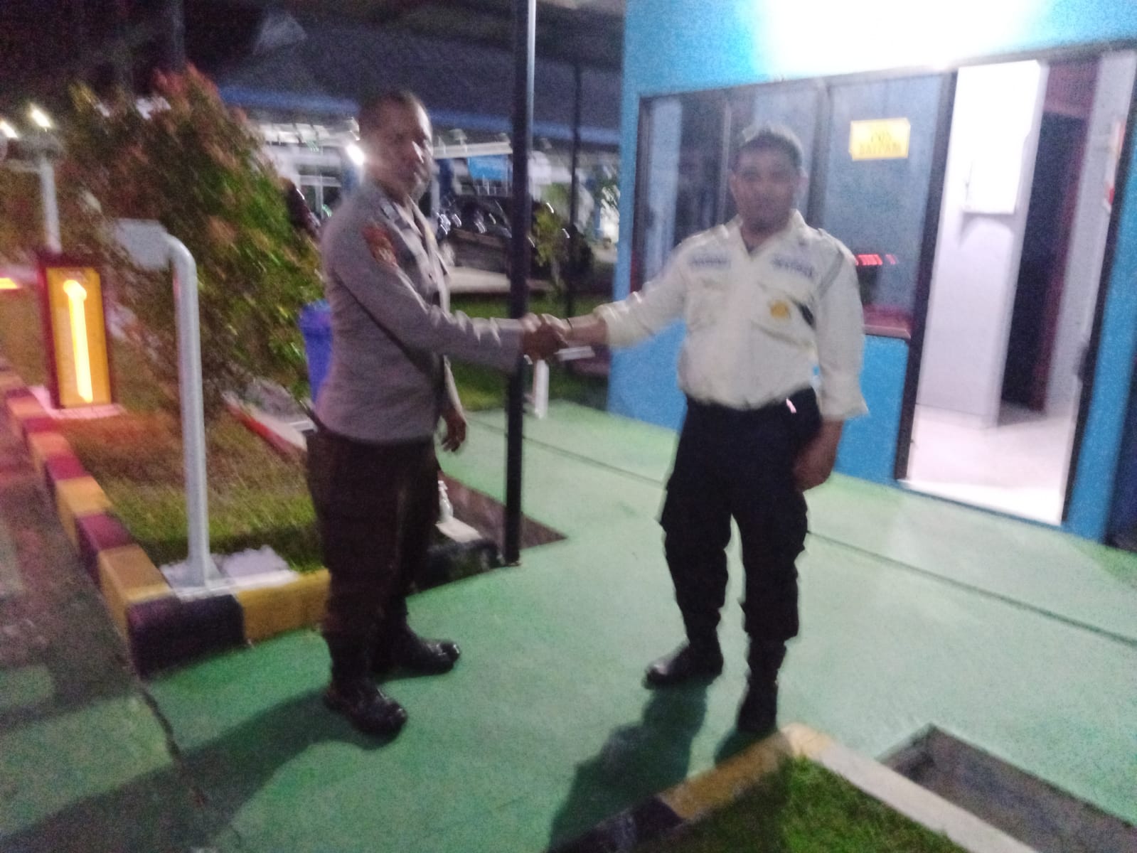 Jaga Kamtibmas, Patroli Polsek Sabangau Datangi Pos Jaga Gardu Induk PLN di Sabaru