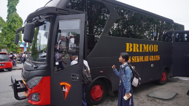 Brimob Kalteng Luncurkan Program Bus Sekolah Gratis, Wujud Kepedulian terhadap Pendidikan dan Keselamatan Anak