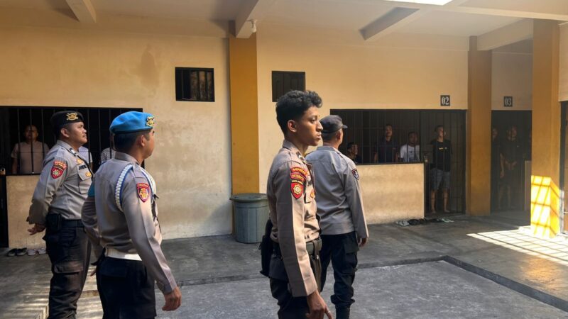 Setelah Apel Serah Terima, Piket Pamapta II SPKT Polresta Palangka Raya Lakukan Pengecekan Tahanan di Rutan