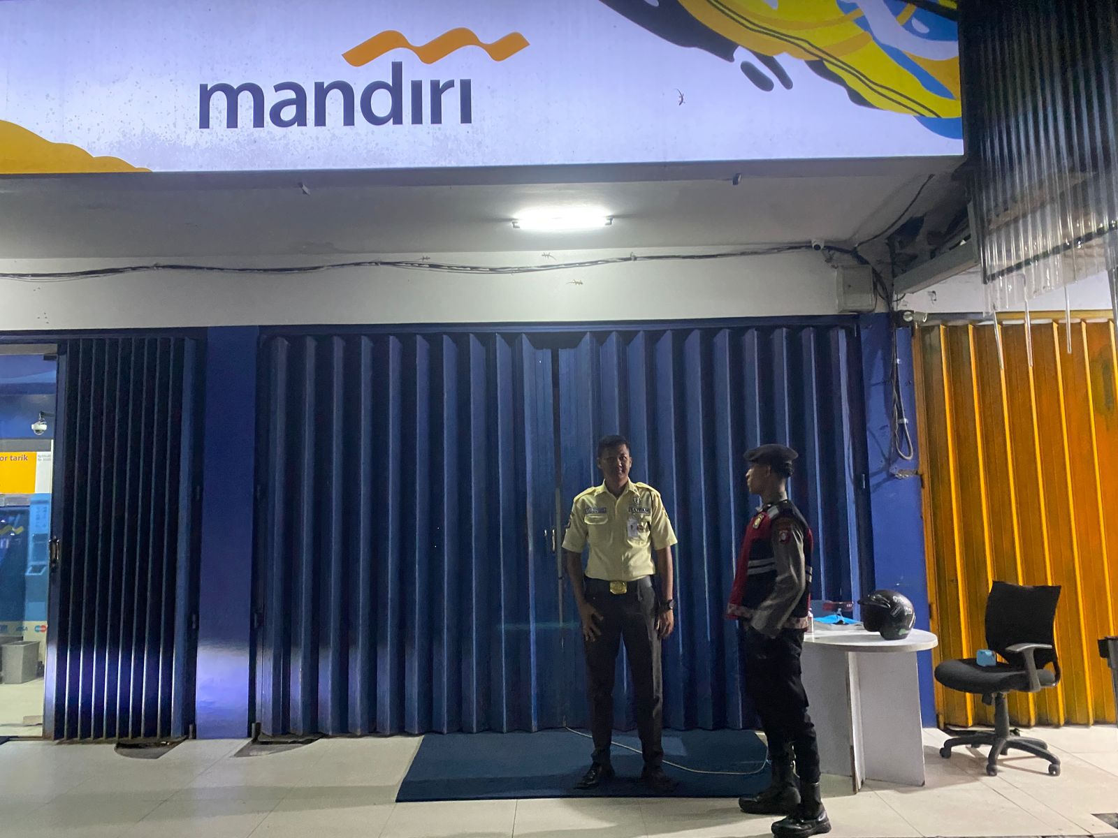 Jamin Keamanan di Akhir Pekan, Satsamapta Polresta Palangka Raya Sambangi Bank Mandiri Pasar Kahayan