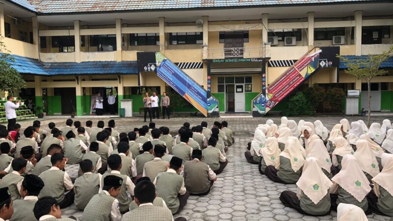 SDM Polresta Palangka Raya Sosialisasikan Penerimaan Murid Baru SMA Kemala Taruna Bhayangkara