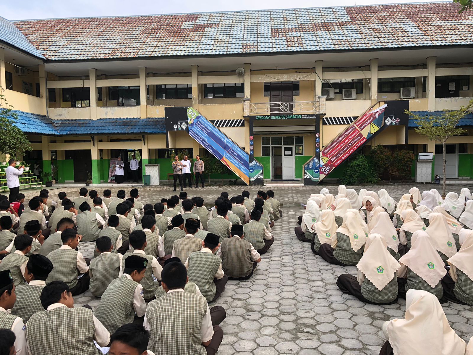SDM Polresta Palangka Raya Sosialisasikan Penerimaan Murid Baru SMA Kemala Taruna Bhayangkara