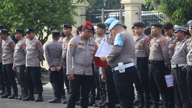 Jaga Disiplin Personel, Seksi Propam Periksa Absensi Polresta Palangka Raya Jelang Apel Pagi