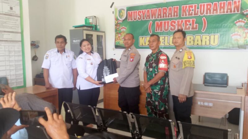 Bhabinkamtibmas Sabangau Hadiri Musyawarah Kelurahan Kameloh Baru Bahas Validasi Data BPJS